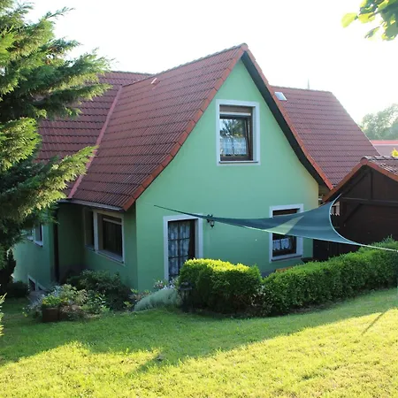 Geraeumige Mit Terrasse, In Guenstiger Zentraler Lage In Der Oberlausitz, Idealer Ausgangspunkt Fuer Vielerlei Ausfluege In Umgebung Crostwitz